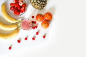 What should babies between one and twelve months eat?